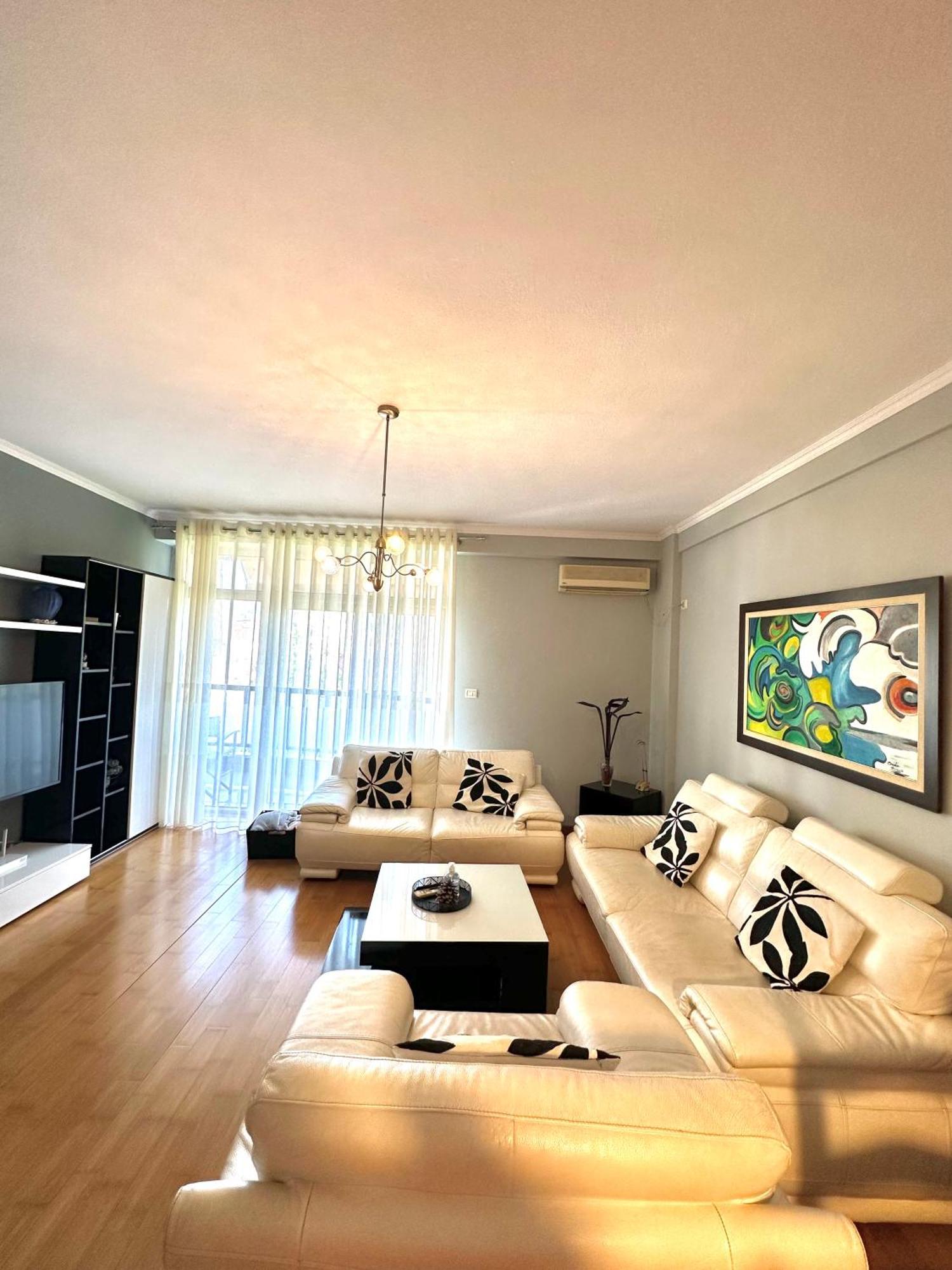 Central Inn Home Tirana Eksteriør billede
