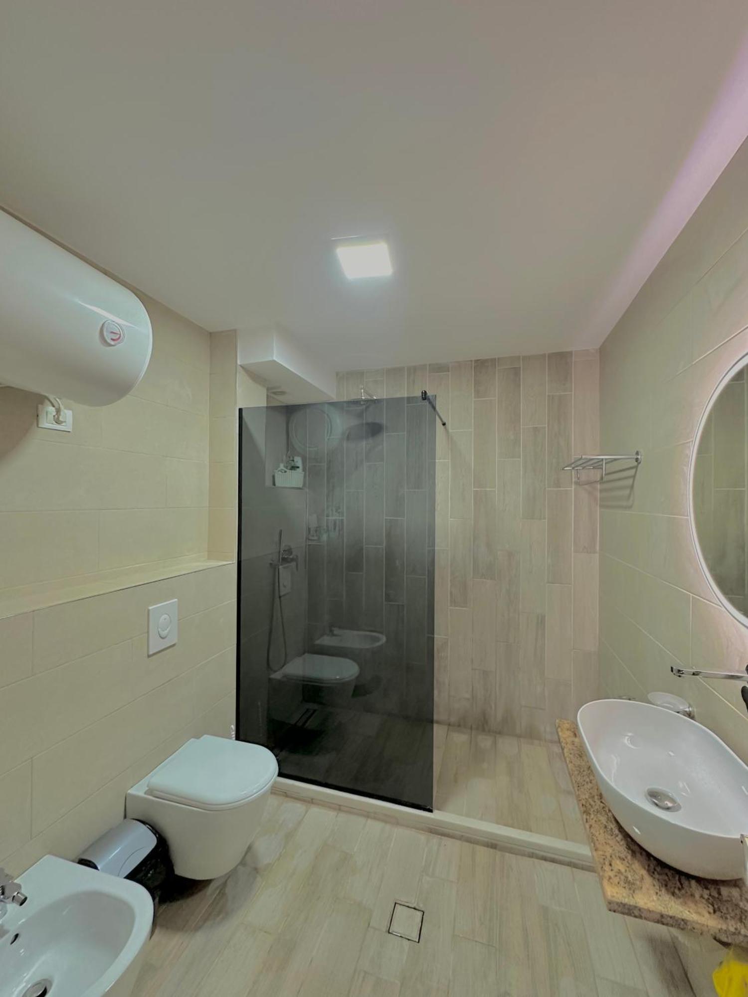 Central Inn Home Tirana Eksteriør billede
